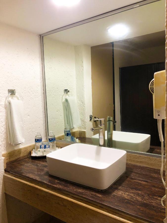 Hotel Los Cocos Chetumal Exteriör bild